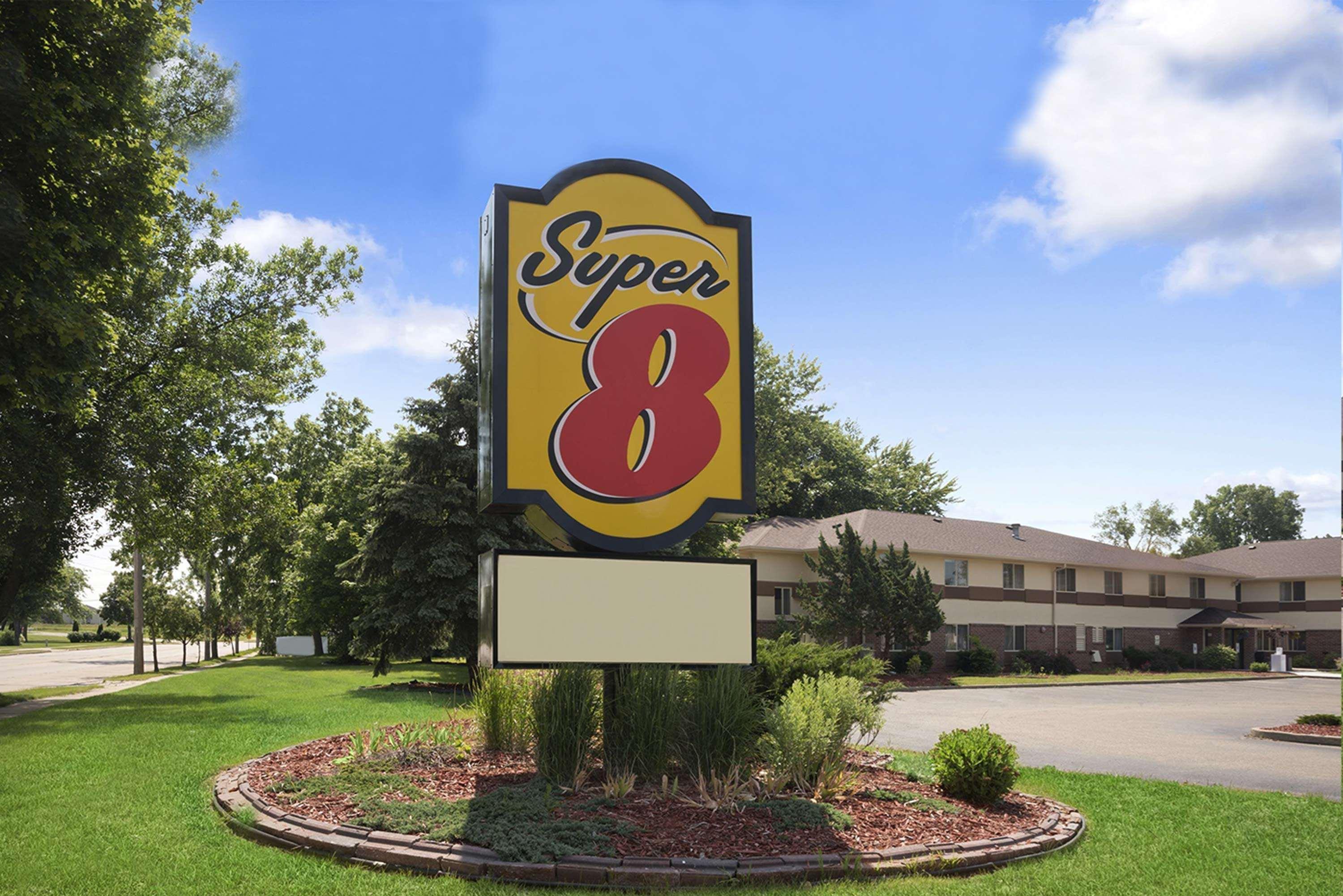 Super 8 By Wyndham Whitewater Wi Hotel Eksteriør billede